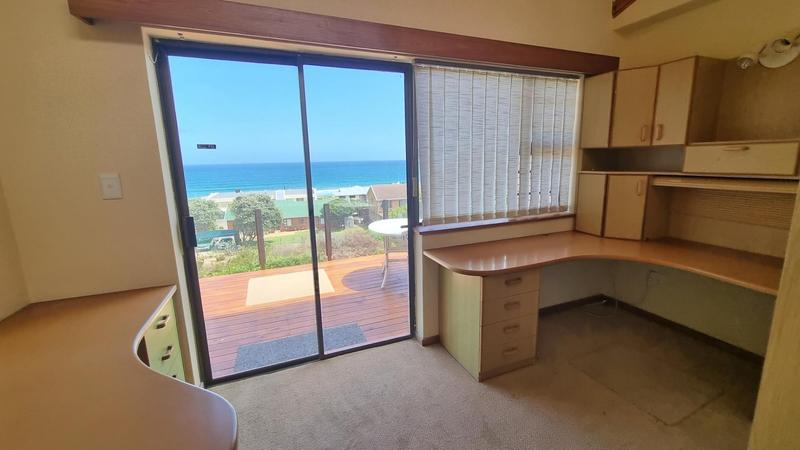 4 Bedroom Property for Sale in Outeniqua Strand Western Cape